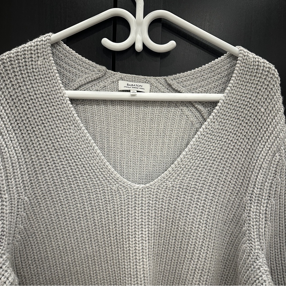 Aritzia Babaton Gray Merino Wool Chunky Knit V-Neck Sweater Size XS Women’s - Picture 4 of 9